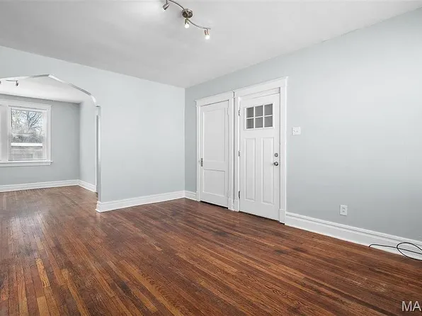 4710 Delor St APT 2W, Saint Louis, MO 63116