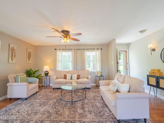 5th image of 125 Bettis Ln