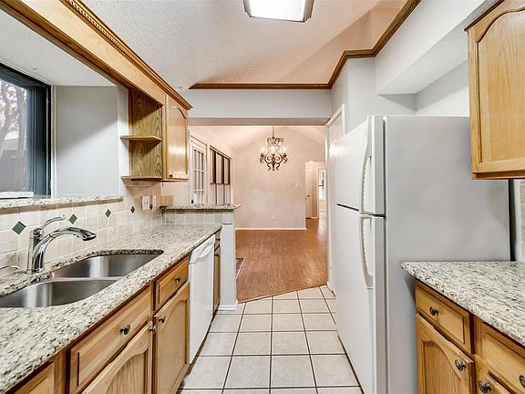 4th image of 648 Parkway Blvd