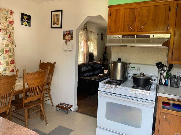 3rd image of 714 Newton Ave