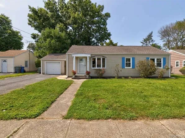 57 Tully Circle, Bridgeport, CT 06610