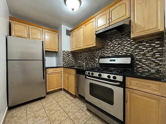 Rented by Hillel Realty Group | media 1