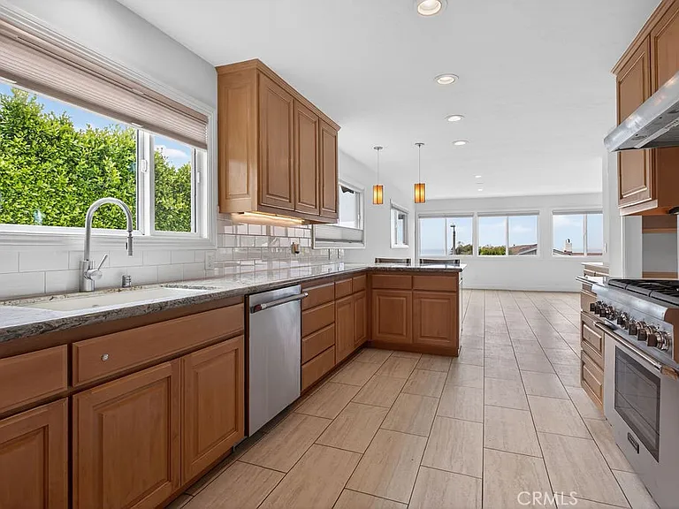 720 Emerald Bay — Photo 18