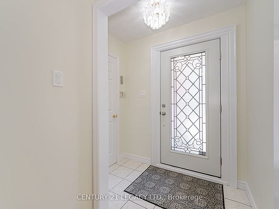 5th image of 3182 Bracknell Cres