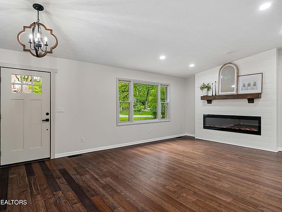 5th image of 104 Wickham Ln