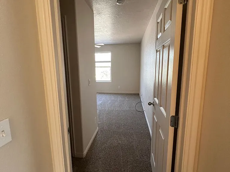 296 N Torrey Pines Cir — Photo 18