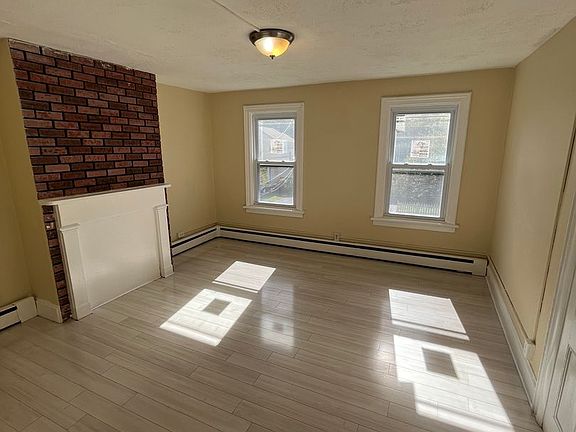 3rd image of 69 Glenwood Ave APT 2
