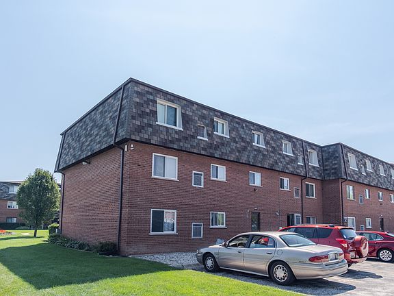 4th image of 9370 Bay Colony Dr APT 1S
