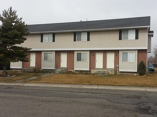 494 W 200 N Photo 1