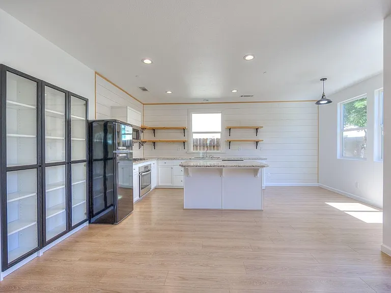 1511 N Encoure Way — Photo 9