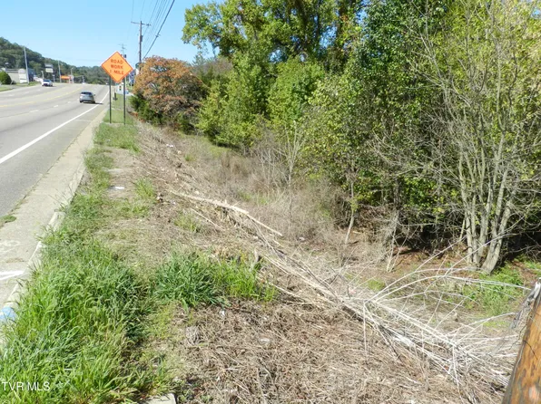 4217 Fort Henry Dr, Kingsport, TN 37663