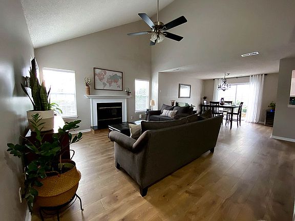 4th image of 5033 Heathglen Cir