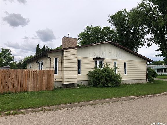 4th image of 304 1st AVENUE NE