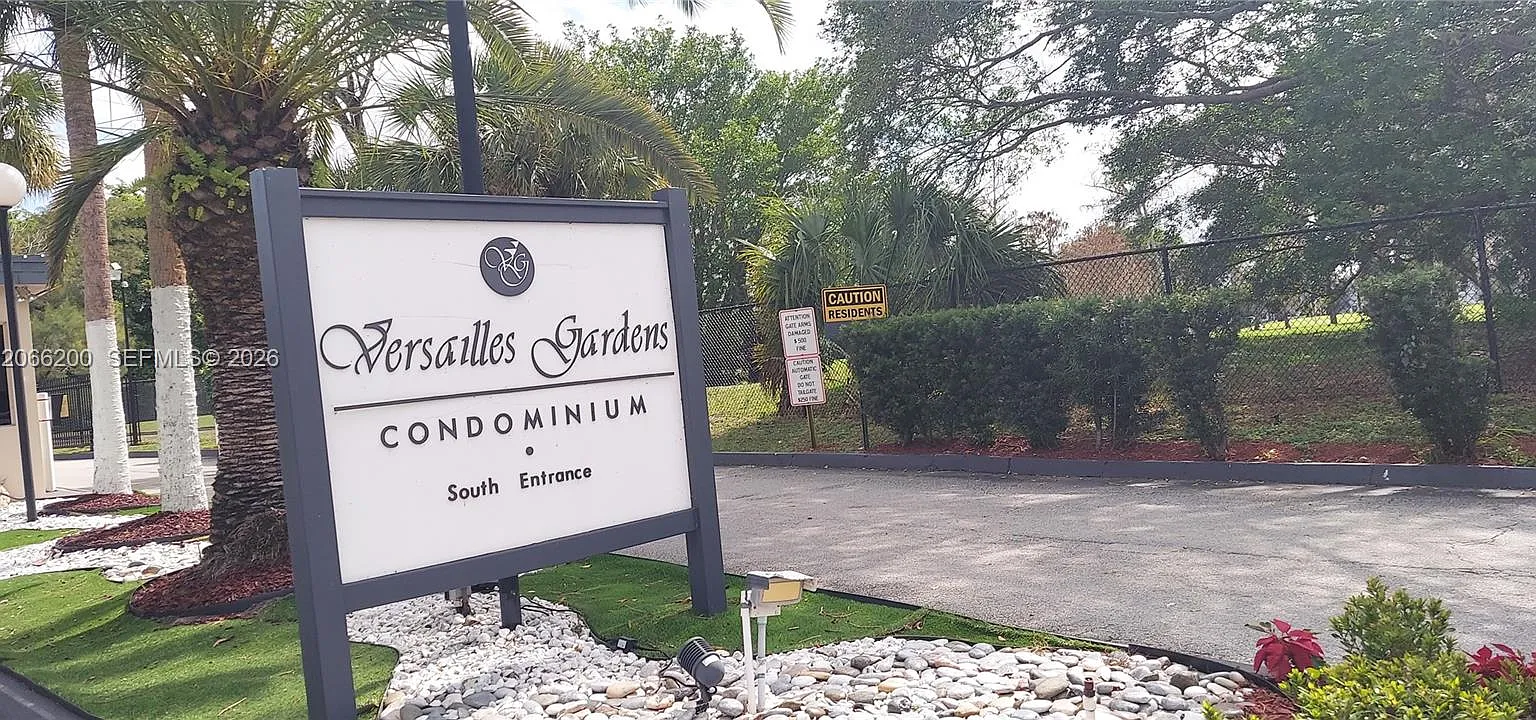 Versailles Gardens Condo — Photo 1