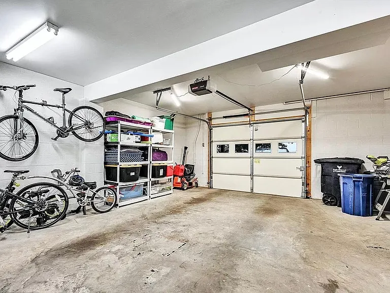 624 Royal View Dr — Photo 13