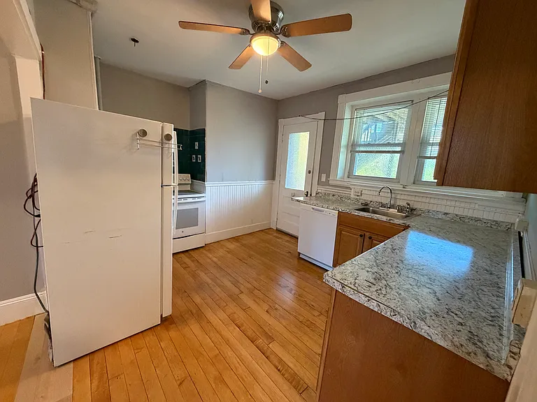 15 Lynde St #12.5 — Photo 3