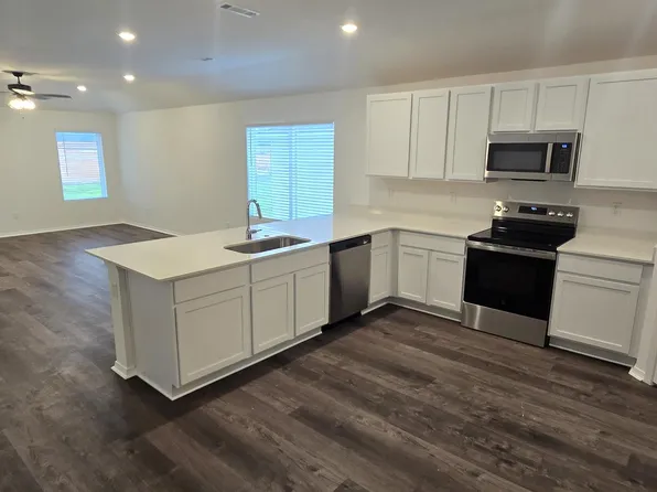 1604 Rambling Brook Dr, Benton, AR 72015