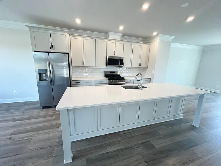1320 Laconia Ln — Photo 25