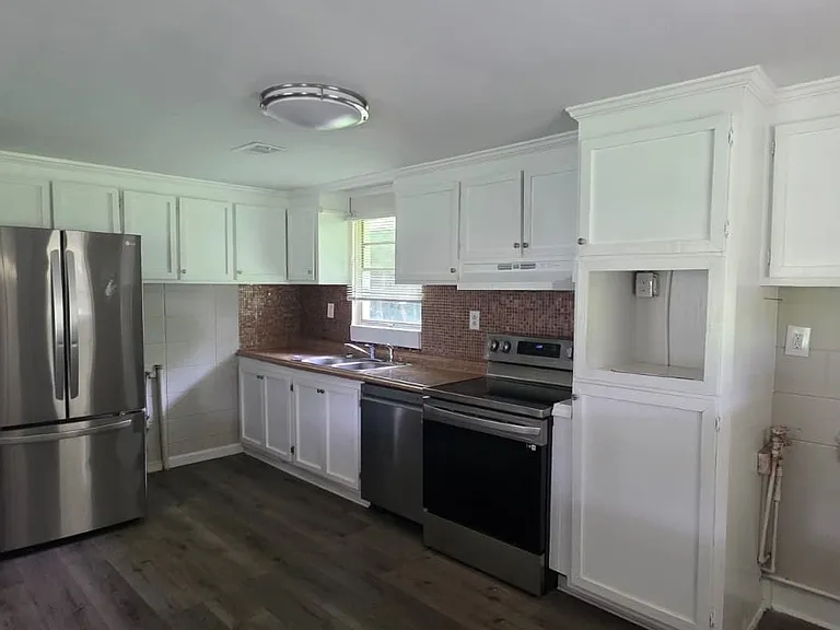 271 Rehoboth Rd — Photo 2