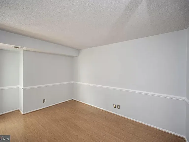 900 N Stafford St #905 — Photo 34