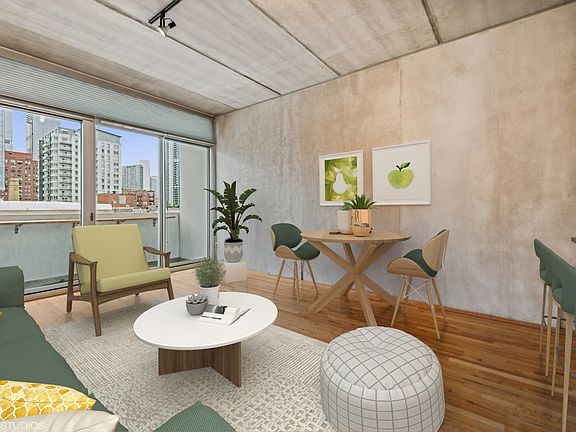 3rd image of 630 N Franklin St #905