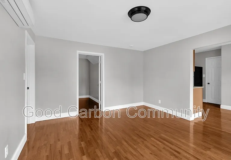 84 Crane St #5 — Photo 12