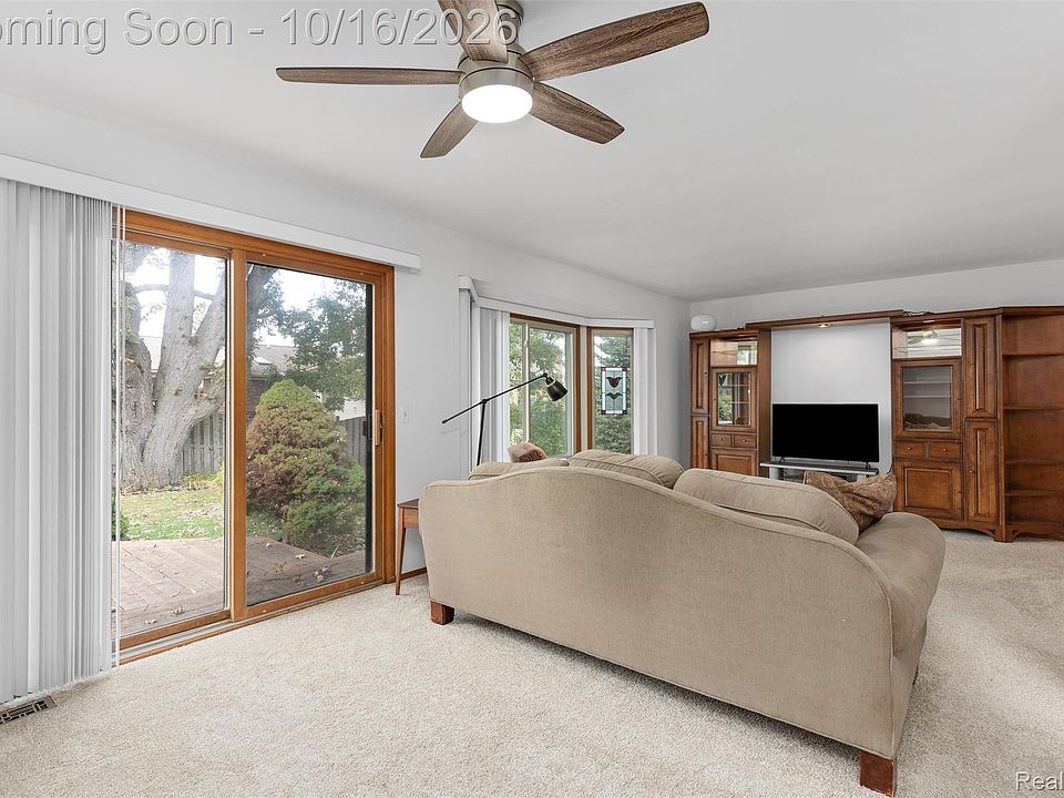 40727 Kraft Dr, photo 4