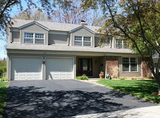 1429 Lark Ln, Naperville, IL 60565