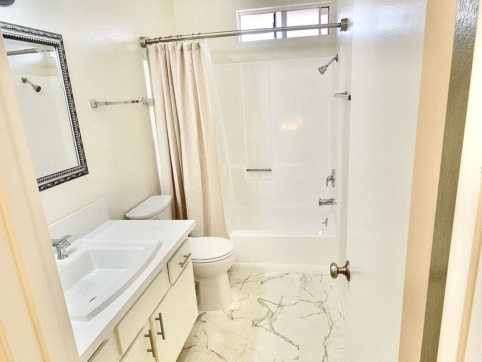 2 bed, 1.5 bath, 950 sqft, $2,675 — Photo 4
