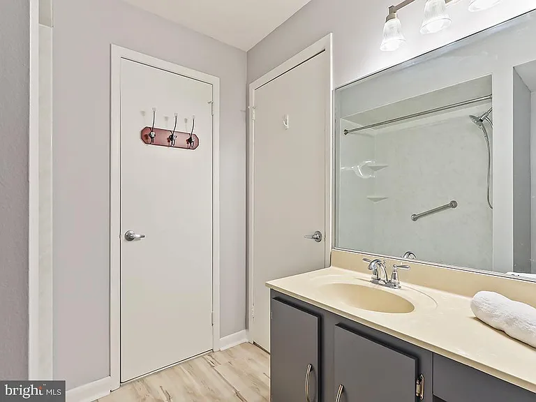 303 Trinity Ct #11 — Photo 26