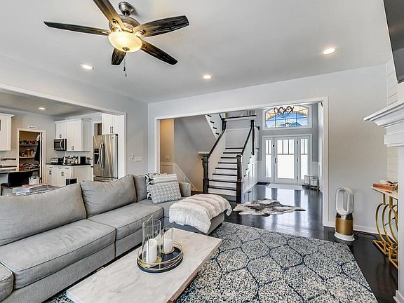 4th image of 10S330 Oneill Dr