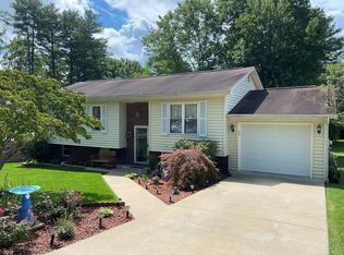 303 Jamescrest Dr, Beckley, WV 25801