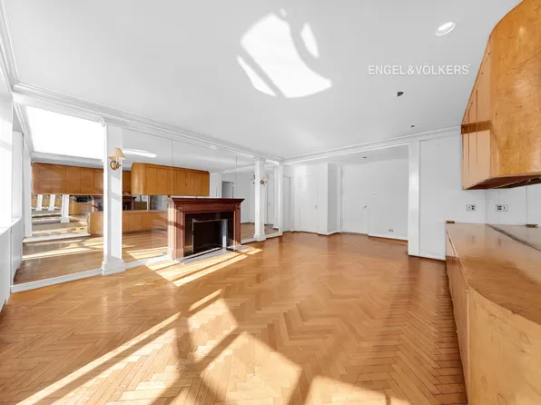 17 West 54th Street image 5 of 10