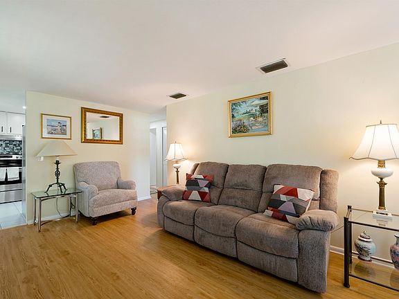 5th image of 65 Deltona Blvd
