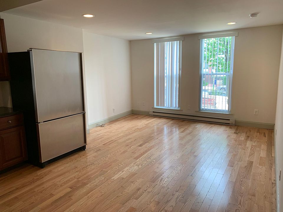 2nd image of 4105 Baltimore Ave APT 1