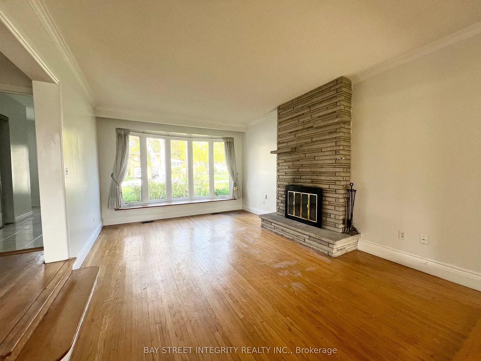 7 bed, $4,980 — Photo 3