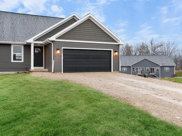 390 LILAC Lane, Stoughton, WI 53589