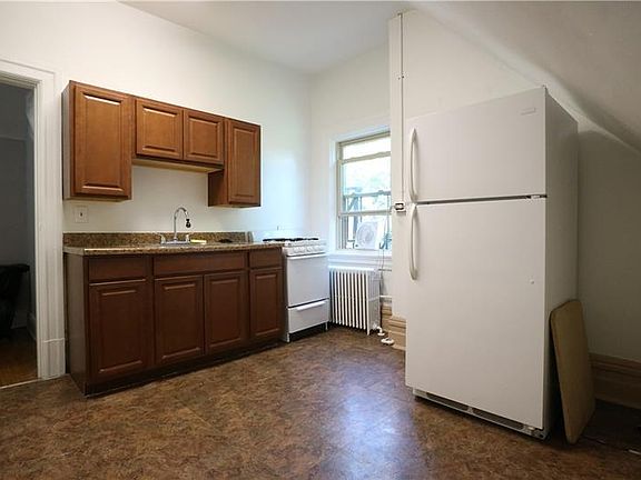 5th image of 364 S Atlantic Ave APT 4