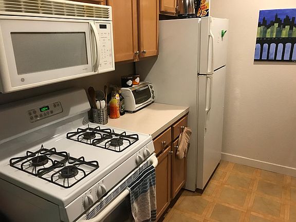 3rd image of 1100 Vine St APT P115