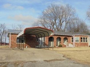 212 W 1st Ave, Welch, OK 74369