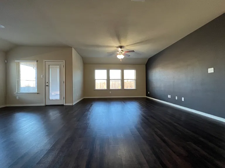 569 W Kara Dr — Photo 12