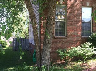 3200 Caversham Park Ln, Lexington, KY 40509