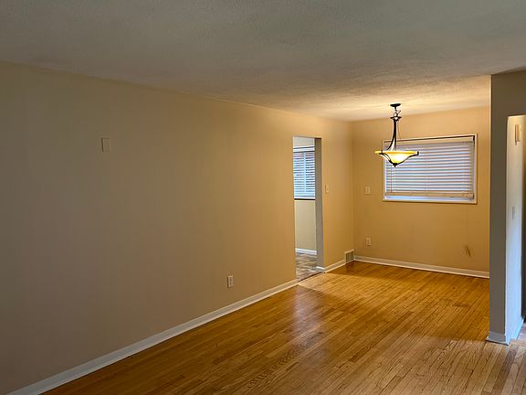 3rd image of 21680 Whitmore Ave