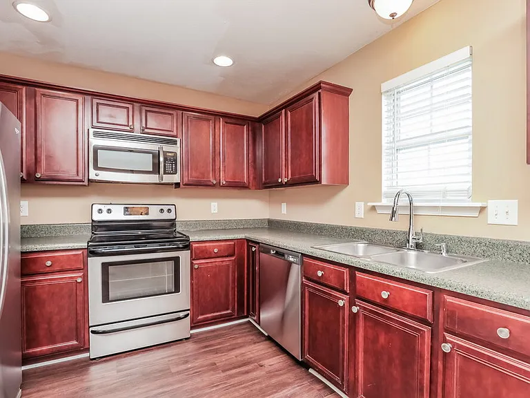 1008 Cheryl Ln — Photo 10