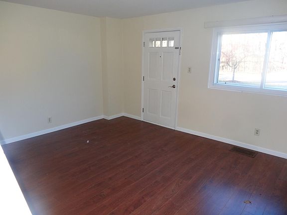 5th image of 4387 Fairway Dr #1