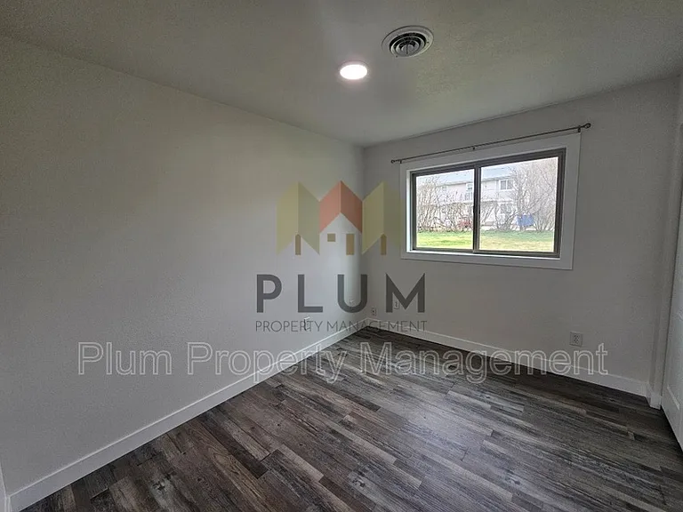 2340 Fairview Ave #2 — Photo 10