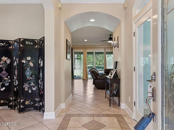 3rd image of 1372 EAGLE CROSSING Drive
