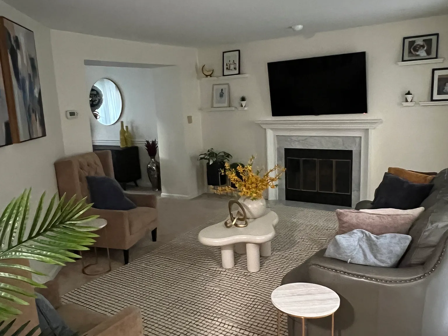 3 bed, 2437 sqft, $3,700 — Photo 3