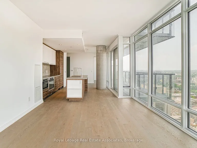 488 University Ave #2302 — Photo 12