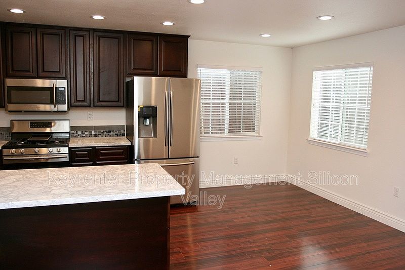 1st image of 2495A Illinois St